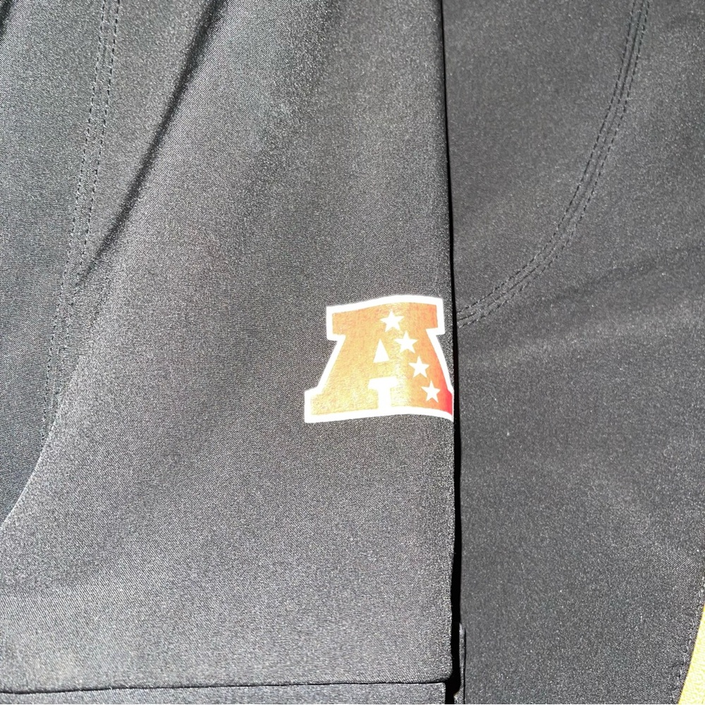 NFL Steelers Jacket Men’s Size XL Zip Front Light Fleece Liner Black And Gold - Picture 7 of 8